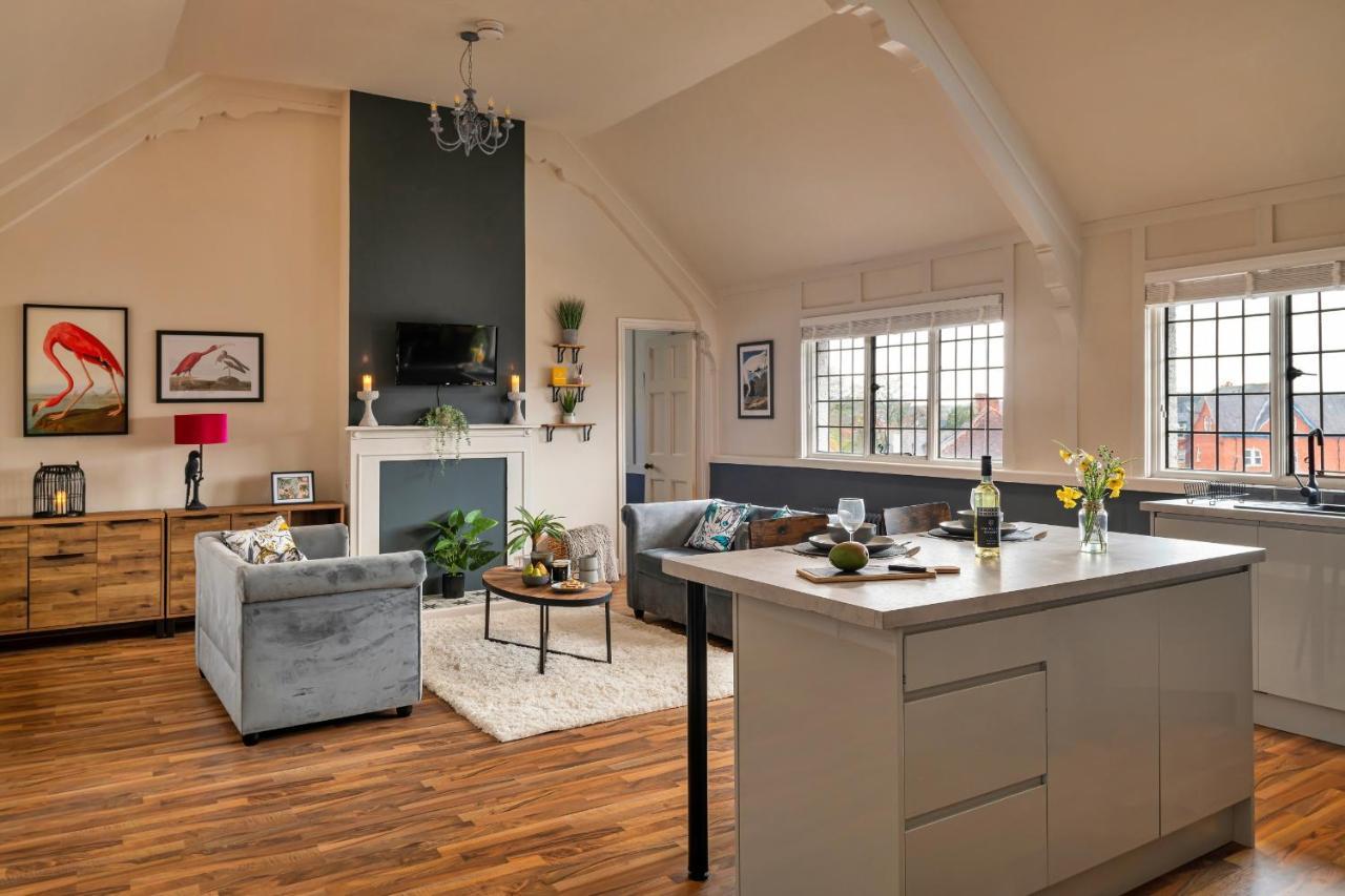 Finest Retreats - Sunnycroft Penthouse Apartment Llandrindod Wells Exterior foto